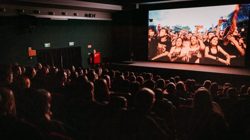 A kép Toldi Moziban készült a film díszbemutatóján.